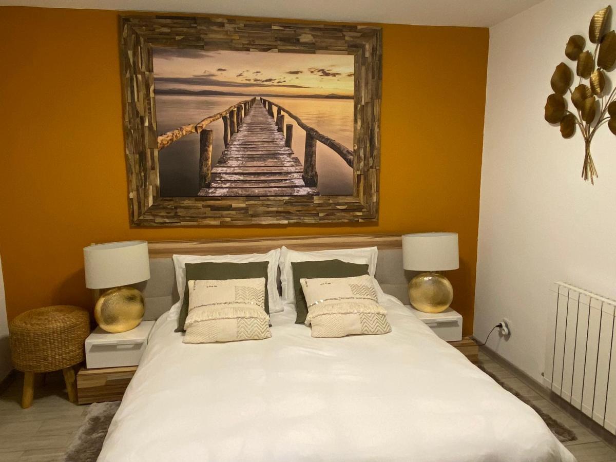 Bed and Breakfast Le Jardin De Celina Valensole Exterior foto