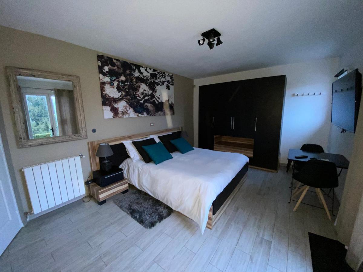 Bed and Breakfast Le Jardin De Celina Valensole Exterior foto