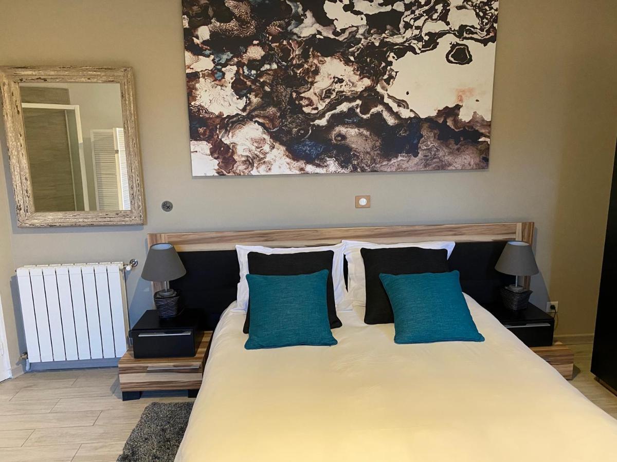 Bed and Breakfast Le Jardin De Celina Valensole Exterior foto