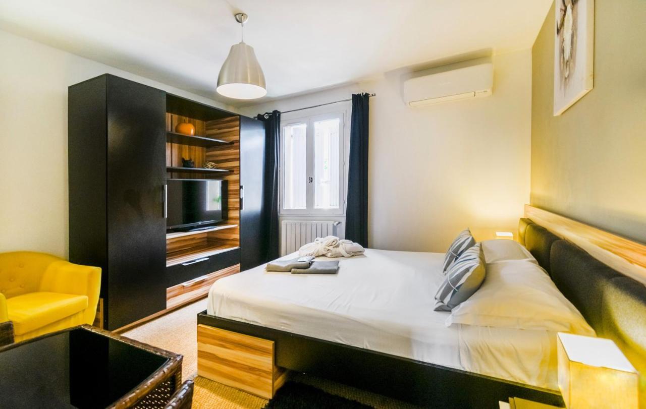 Bed and Breakfast Le Jardin De Celina Valensole Exterior foto