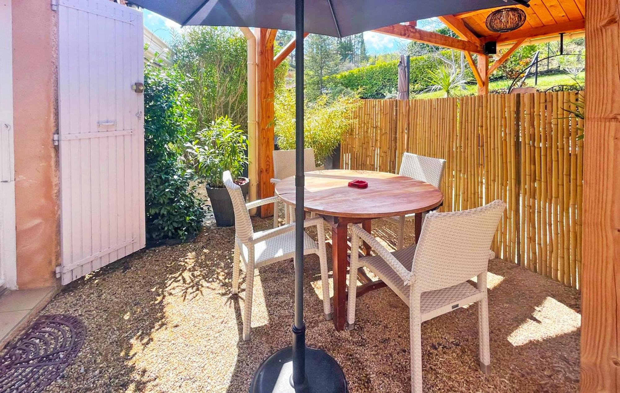 Bed and Breakfast Le Jardin De Celina Valensole Exterior foto