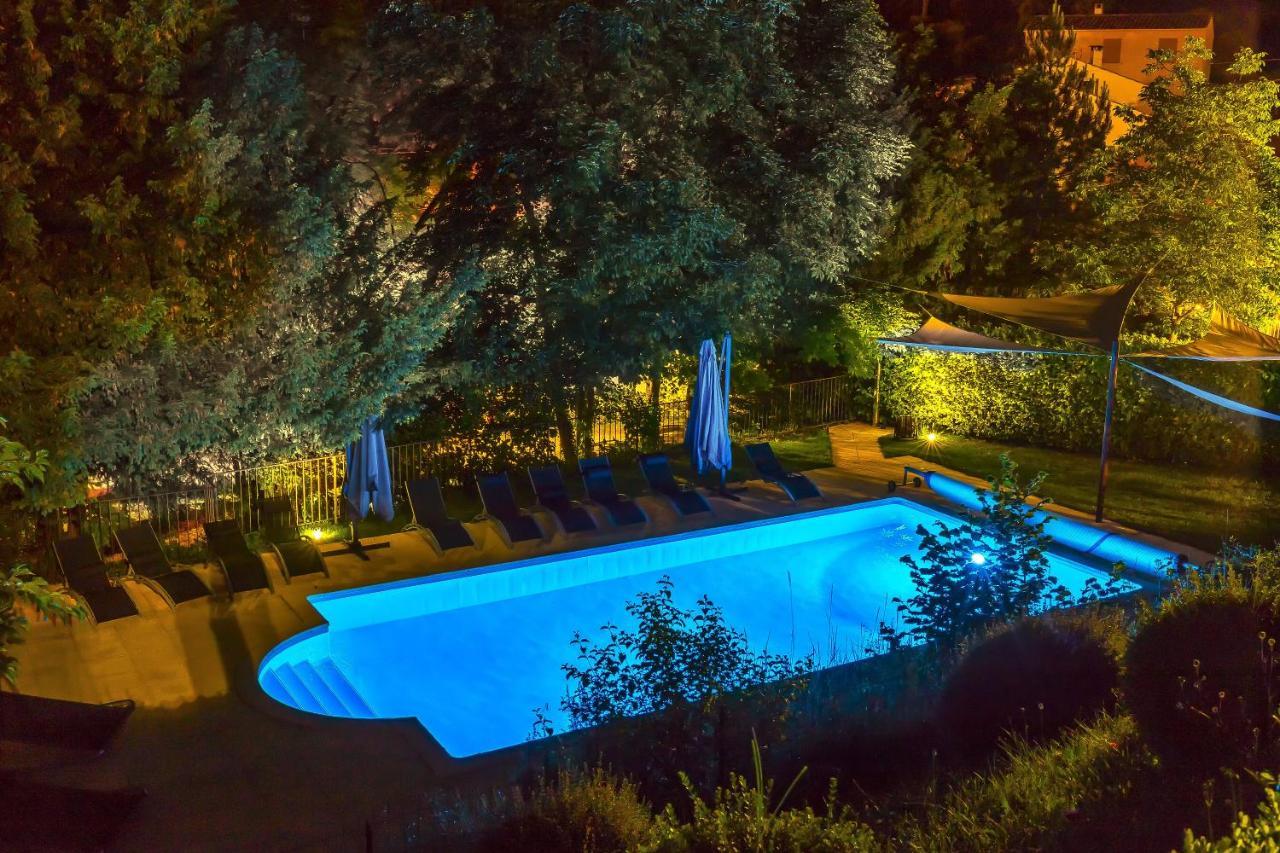 Bed and Breakfast Le Jardin De Celina Valensole Exterior foto